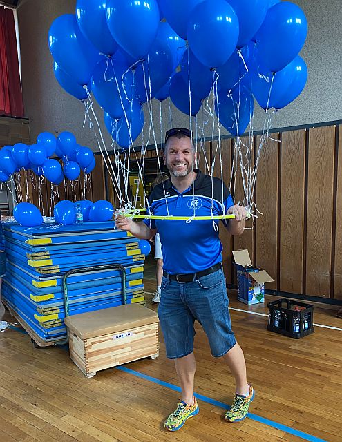 Vorbereitungen in der Turnhalle