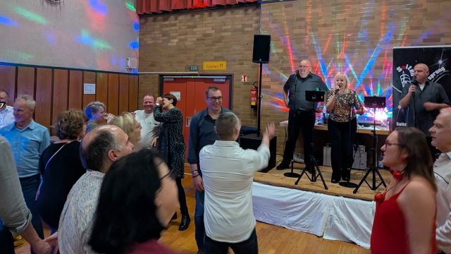 Die Songgroup Saitensprung heizt ein